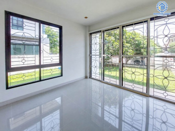 *****บ้านเดี่ยวมือสองย่านกรุงเทพฯ ม.สัมมากร นิมิตใหม่ เนื้อที่กว้าง 90 ตร.ว. ฟังก์ชัน 3 ห้องนอน 3 ห้องน้ำ ที่จอดรถ 3 คัน บ้านพร้อมอยู่ สภาพใหม่เอี่ยม ตั้งบนทำเลเดินทางสะดวก ใกล้ศูนย์การค้าแฟชั่น ไอส์แลนด์ เชื่อต่อถนนหลายสายทั้ง ถนนนิมิตใหม่ ถนนราษฎร์อุทิศ ฯลฯ จองเลย!